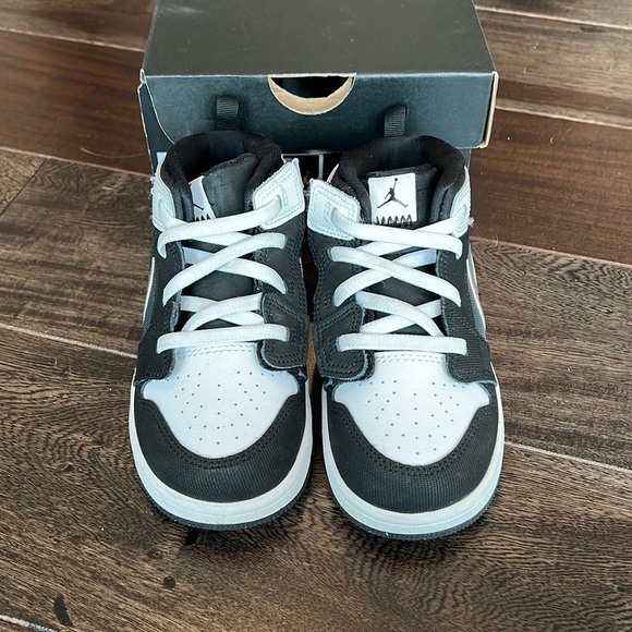 Jordan 1 MID RM Easyon - Picture 2 of 8